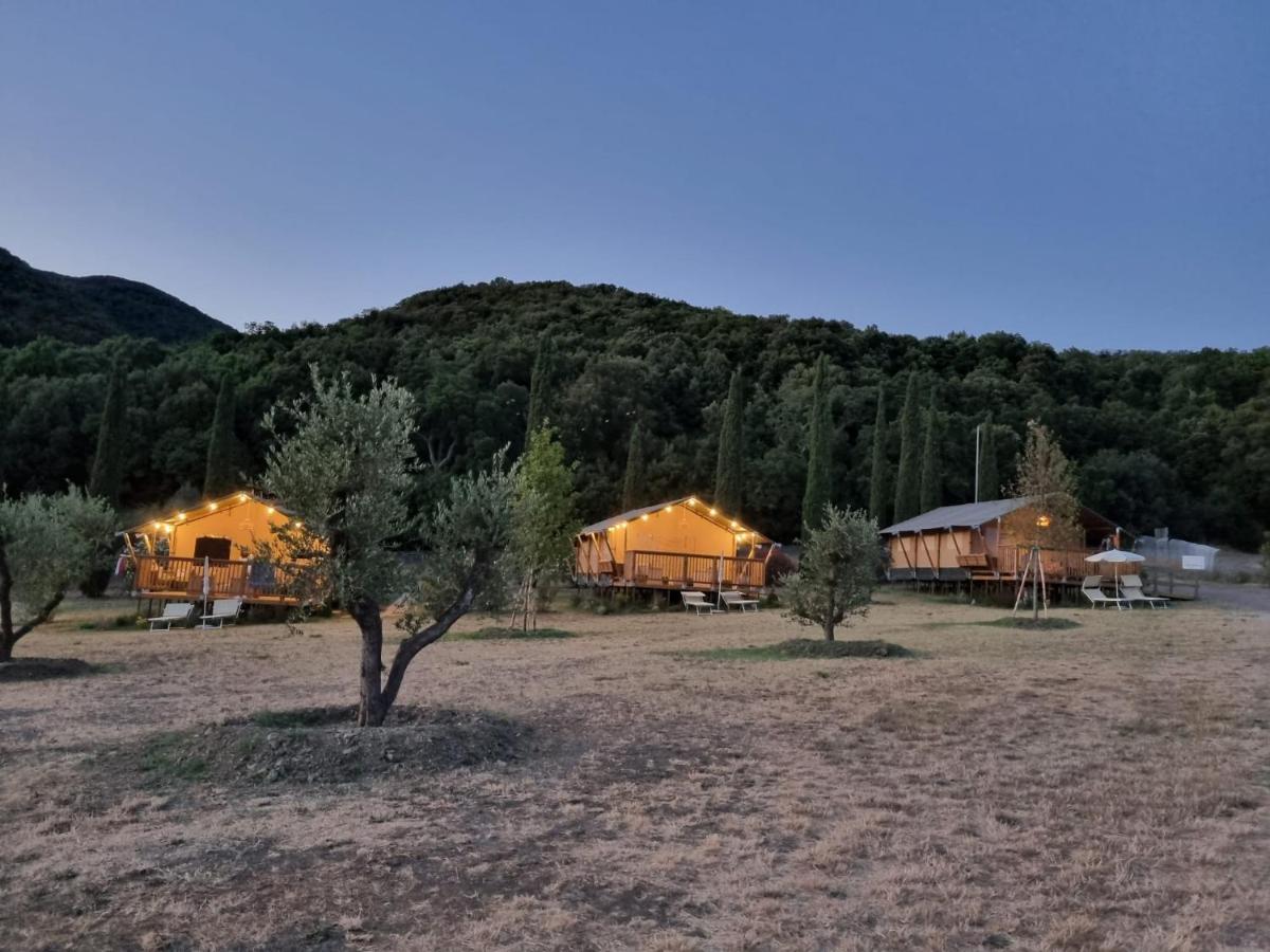 Glamping Le Tegole Otel Riparbella Dış mekan fotoğraf
