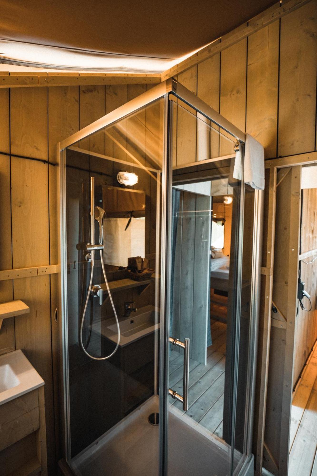 Glamping Le Tegole Otel Riparbella Dış mekan fotoğraf